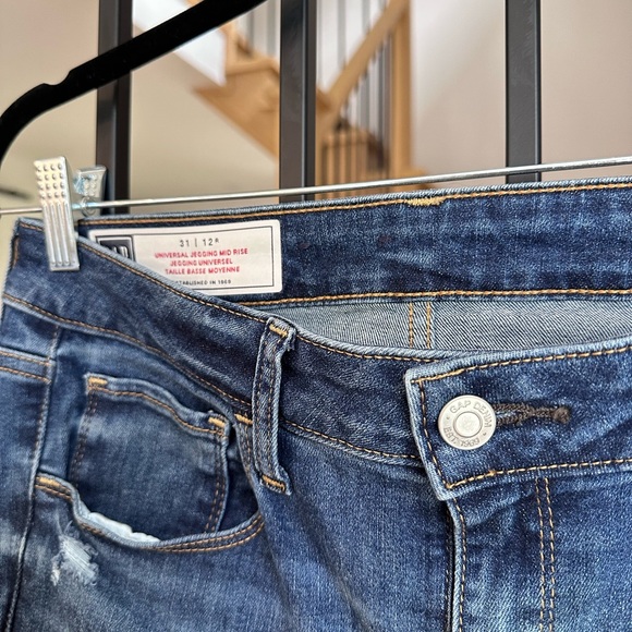 GAP Jeans - Picture 2 of 3